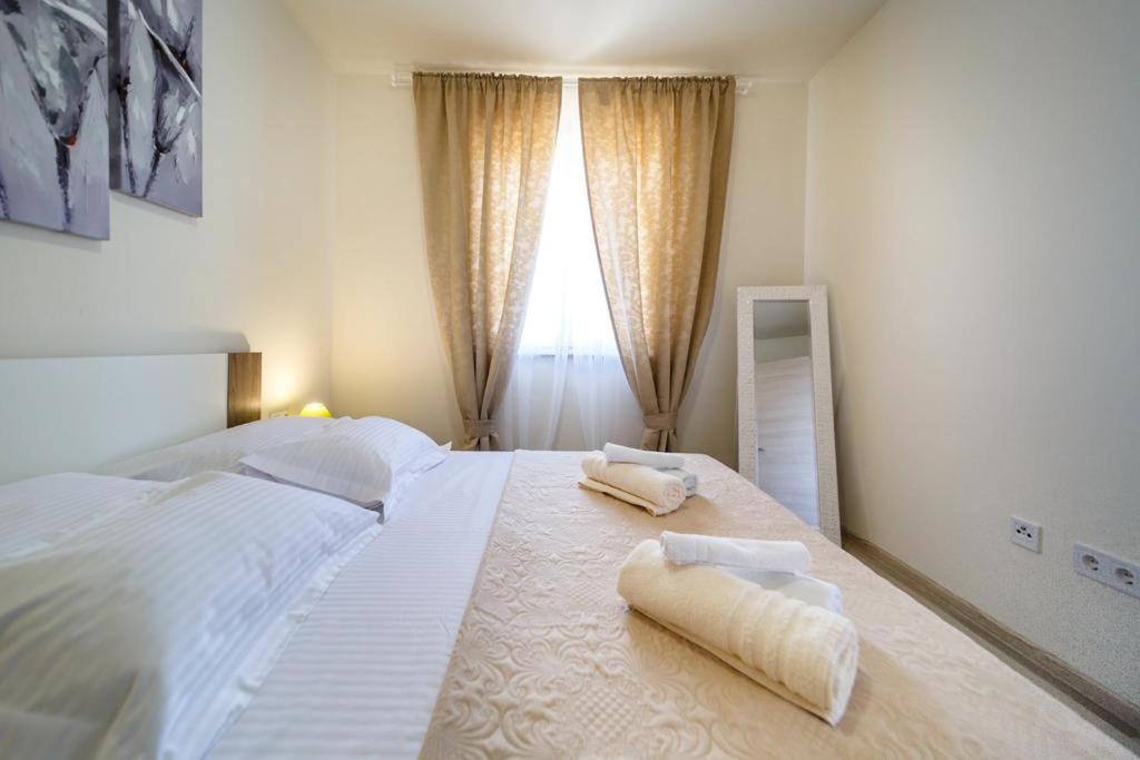 Apartments Leondori Đảo Krk Ngoại thất bức ảnh