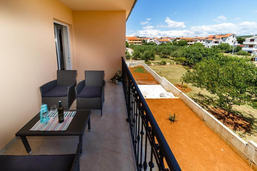 Apartments Leondori Đảo Krk Ngoại thất bức ảnh