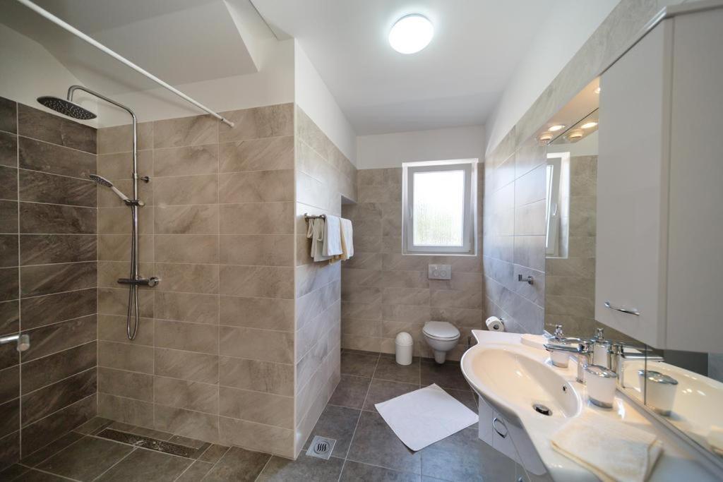 Apartments Leondori Đảo Krk Ngoại thất bức ảnh