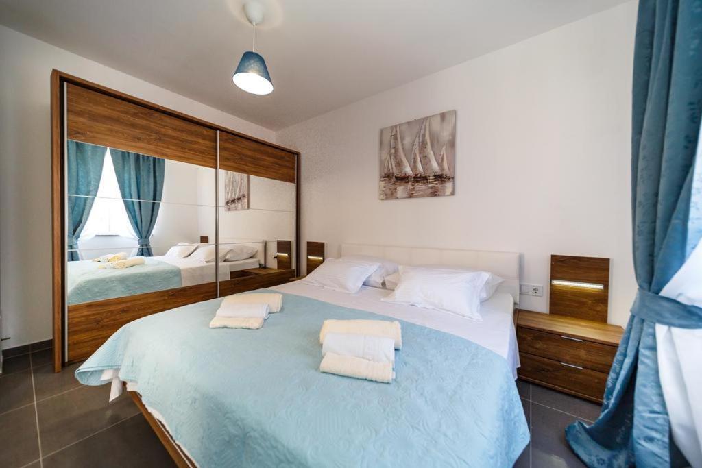 Apartments Leondori Đảo Krk Ngoại thất bức ảnh