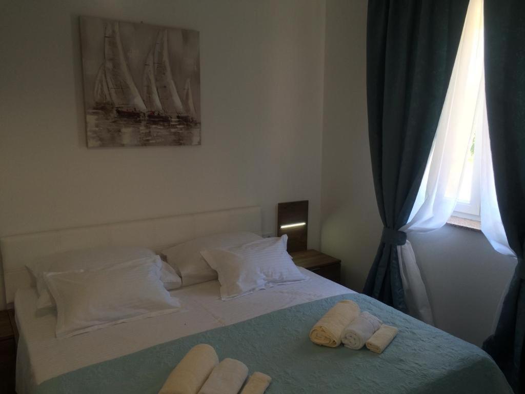 Apartments Leondori Đảo Krk Ngoại thất bức ảnh
