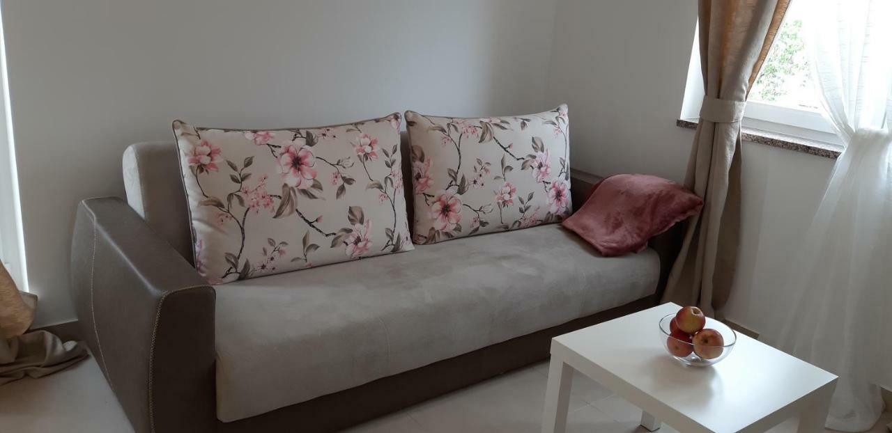 Apartments Leondori Đảo Krk Ngoại thất bức ảnh