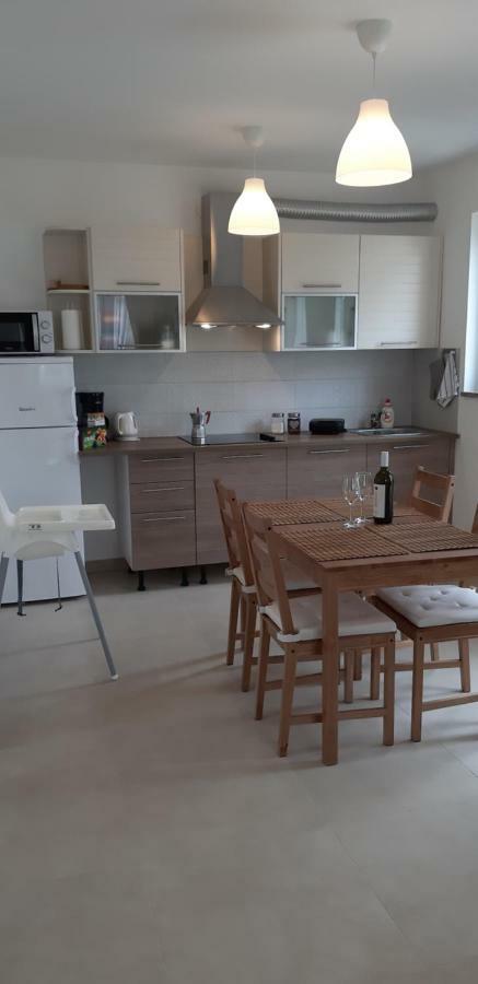 Apartments Leondori Đảo Krk Ngoại thất bức ảnh