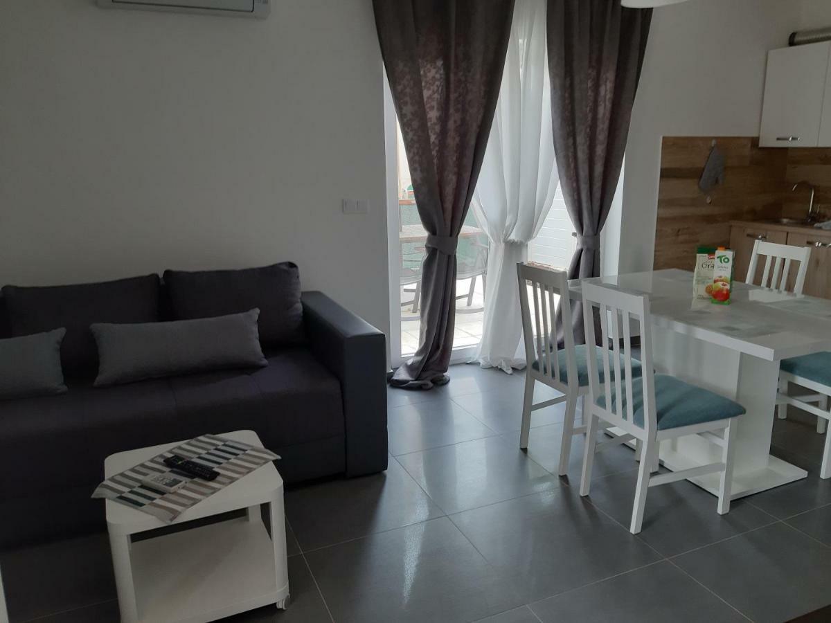 Apartments Leondori Đảo Krk Ngoại thất bức ảnh