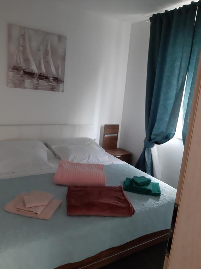Apartments Leondori Đảo Krk Ngoại thất bức ảnh