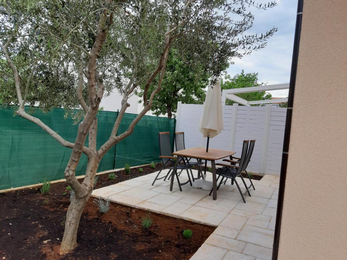 Apartments Leondori Đảo Krk Ngoại thất bức ảnh