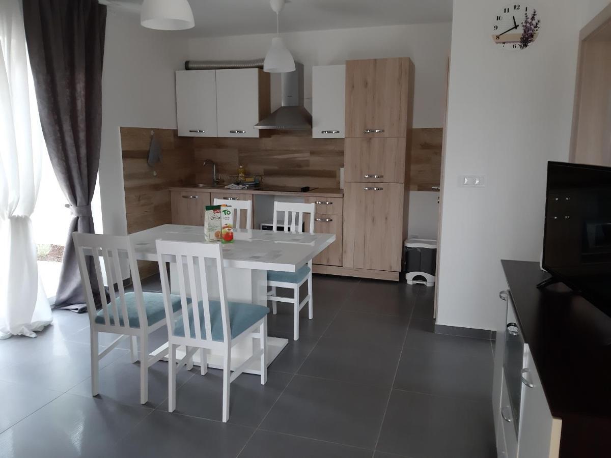 Apartments Leondori Đảo Krk Ngoại thất bức ảnh