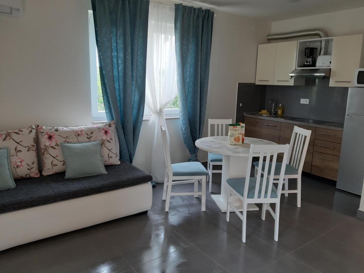 Apartments Leondori Đảo Krk Ngoại thất bức ảnh